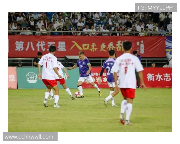 足球明星亲临运动店分享训练秘诀与装备选择的独特体验