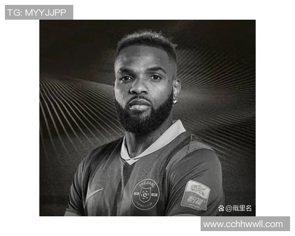 足球明星化身普通人街头探险揭秘真实生活与球场风采的反差魅力