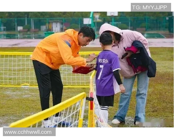 足球明星的钓友们如何在绿茵场外找到共同的乐趣与友谊
